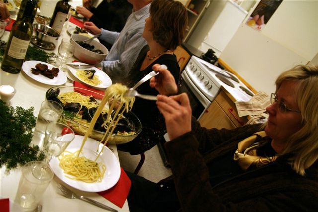 Connie con linguine con cozze