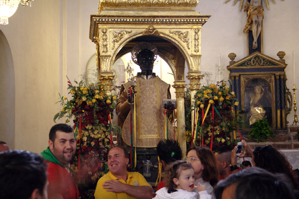 San Filippo Siriaco venter i sin b&aelig;restol