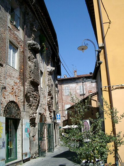 Piazza del Mercato in Lucca