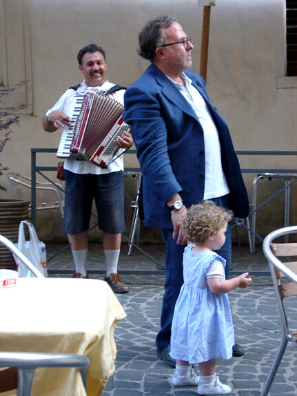Street musician in Rome